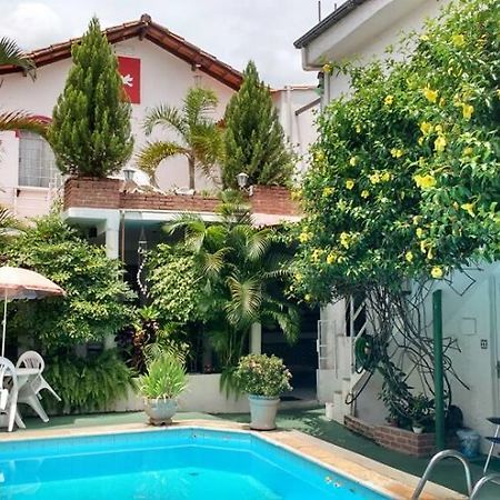 Chale Mineiro Hostel & Pousada 벨루오리존치 외부 사진